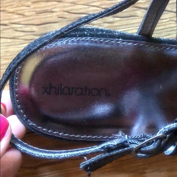 Xhilaration Black Glitter Sandals - Picture 3 of 5